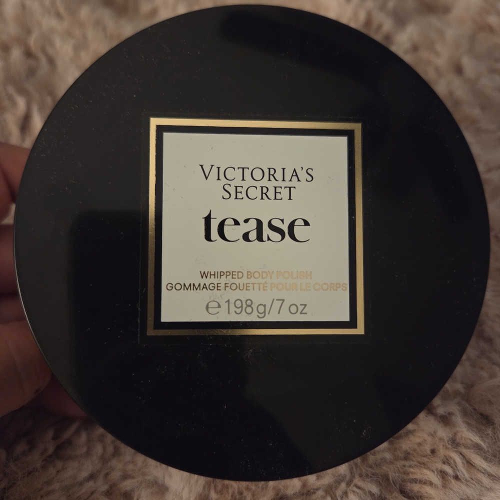Victoria's Secret Tease Body Polish( Selling 1)